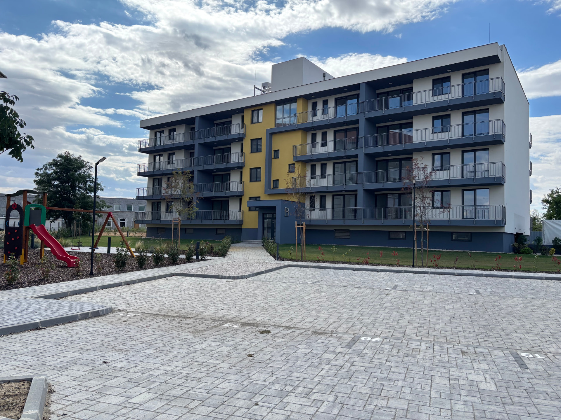 A Horizont Lakópark B épülete — 8. kép